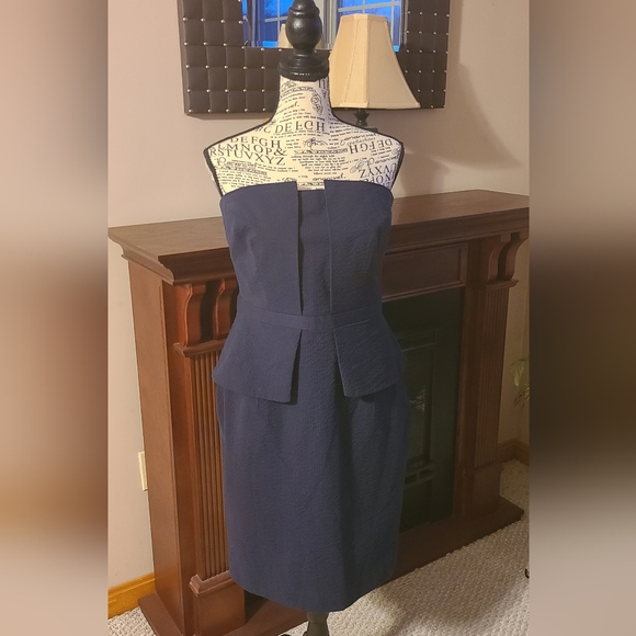 NWT! Banana Republic Navy Peplum Cocktail Dress Size M - Picture 4 of 7